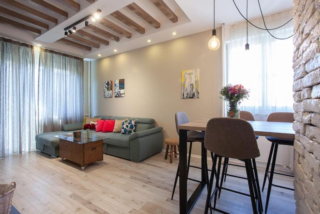 Mihajlovik Lux Apartment In Heart Of Скопие Екстериор снимка